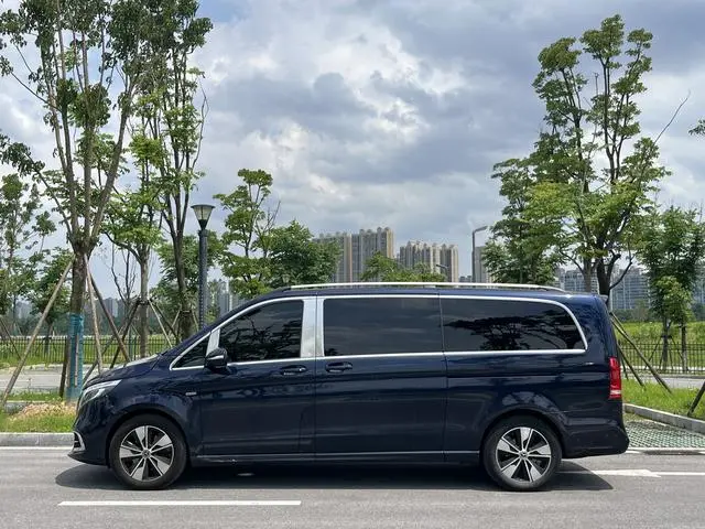 Mercedes-Benz Mercedes-Benz V-class V 260 L Long Wheelbase Premium Edition