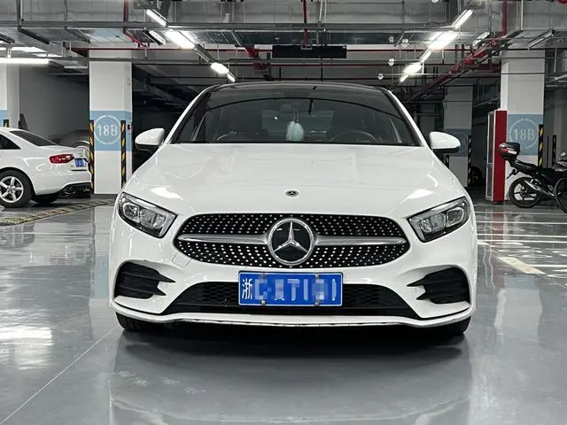 Mercedes-Benz Mercedes-Benz A-class A 200 L sports sedan dynamic Version