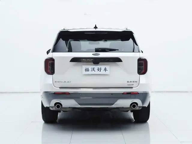 Ford Explorer EcoBoost 285 four-wheel drive titanium version 6 seats