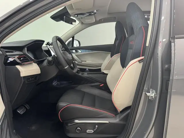 LYNK & CO Lynk 06 1.5T Yao Halo