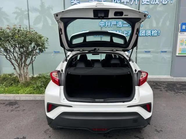 TOYOTA Toyota C-HR 2.0L Leading version