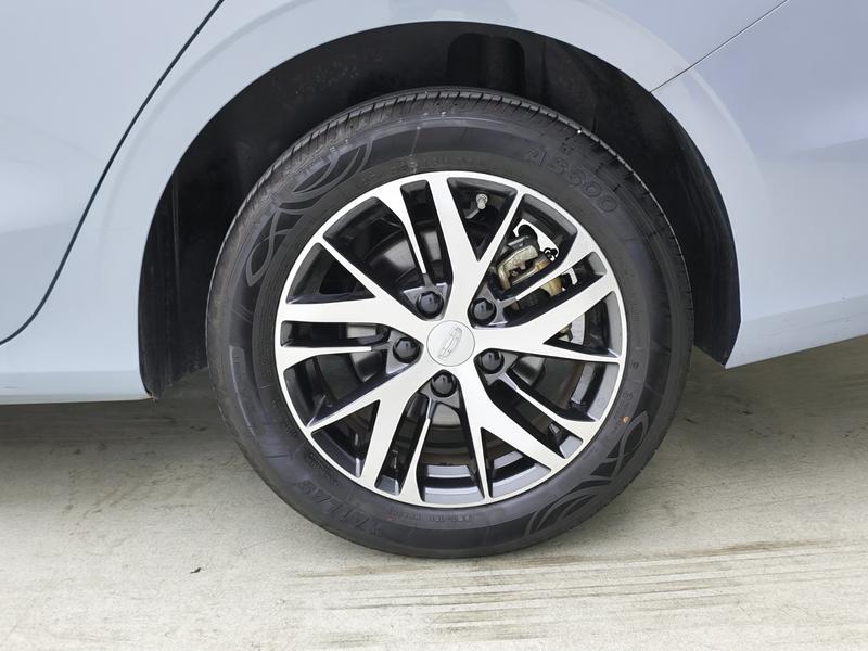 Geely Emgrand 2023