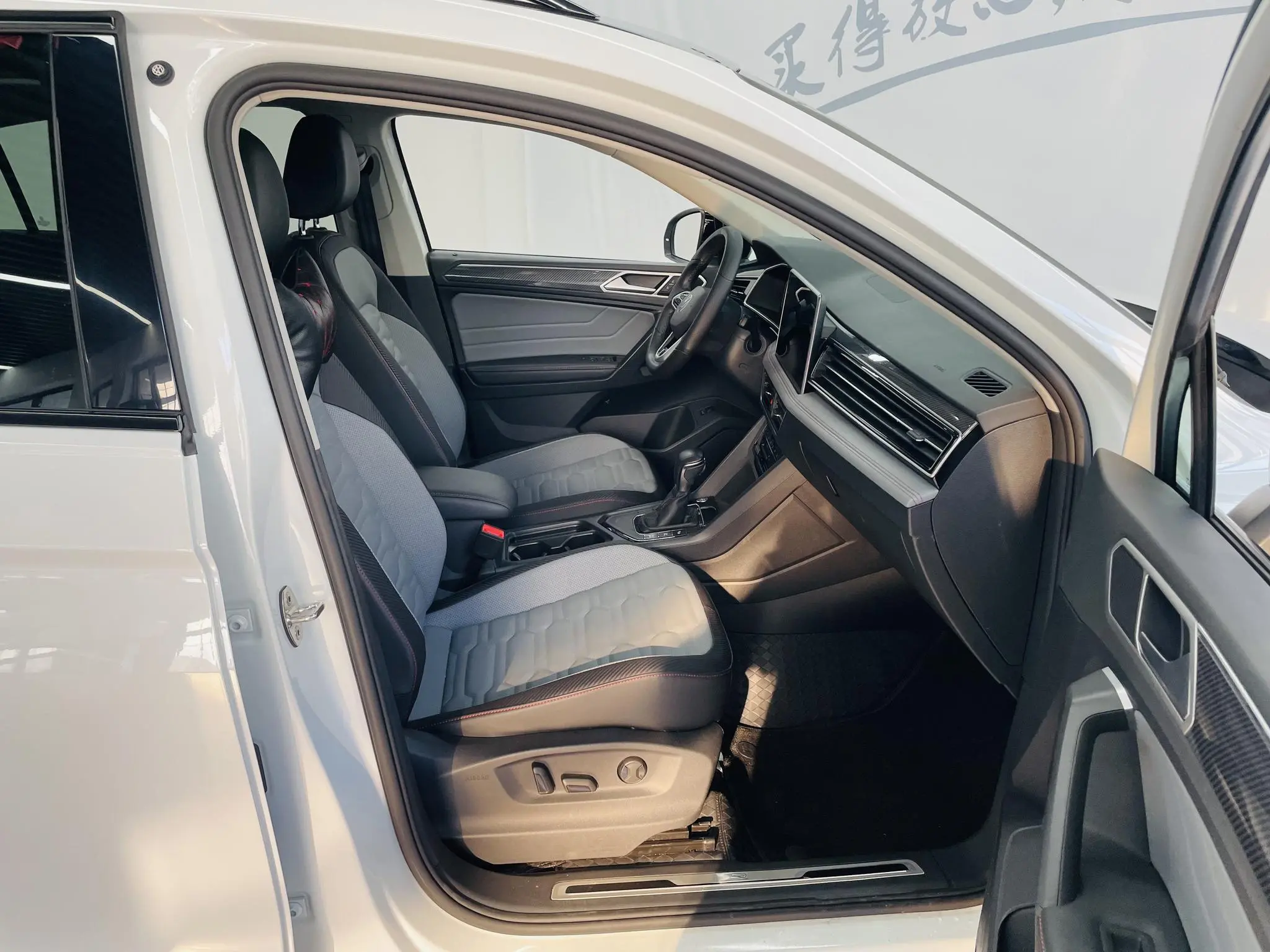 Volkswagen Tiguan X Facelifted 330TSI two-wheel drive ultimate edition