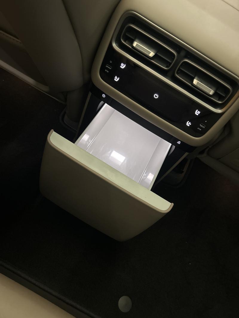 Li Auto Ideal i6 2025