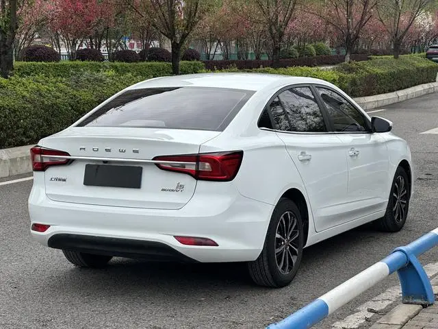 Roewe Roewe i5 1.5L Manual 4G Interconnection Linghao Ultimate Edition