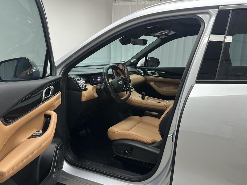 Geely Boyue L 2025