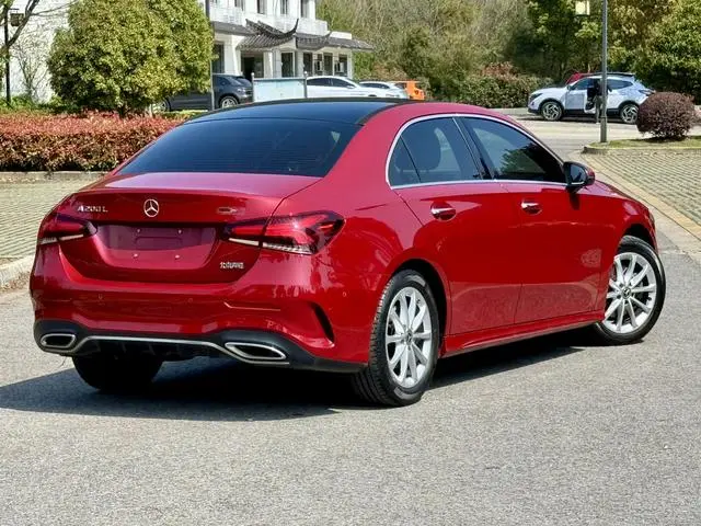 Mercedes-Benz Mercedes-Benz A-class A 200 L sports sedan dynamic Version