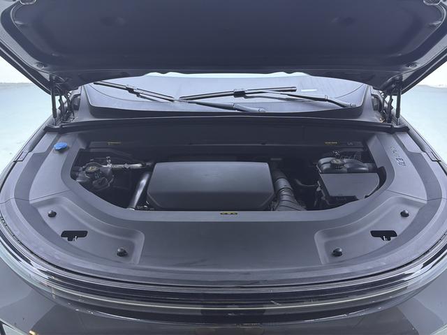 Li Auto Ideal L9 2025