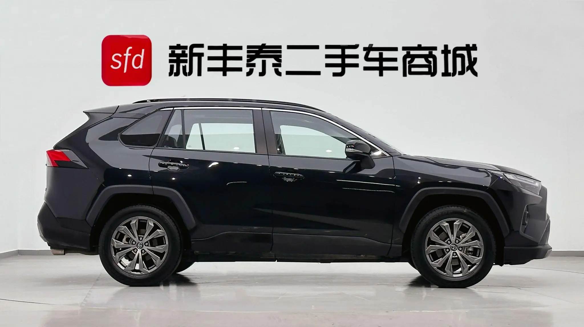 TOYOTA RAV4 Rongfang 2.0L CVT two-wheel drive fashion PLUS version