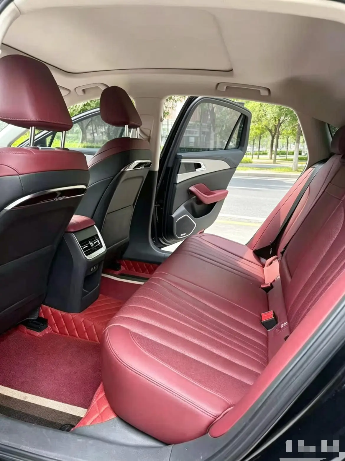 Hongqi Hongqi H5 1.5T DCT Zhilian Qiyue Edition