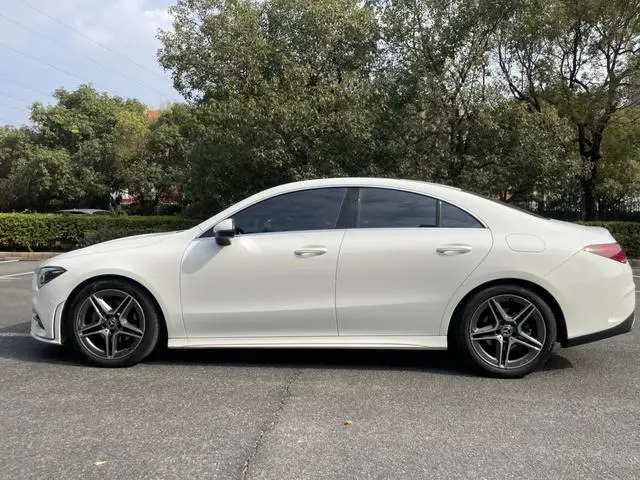 Mercedes-Benz Mercedes-Benz CLA CLA 200 four-door coupe