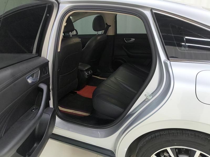 Roewe Roewe D7 DMH 2025
