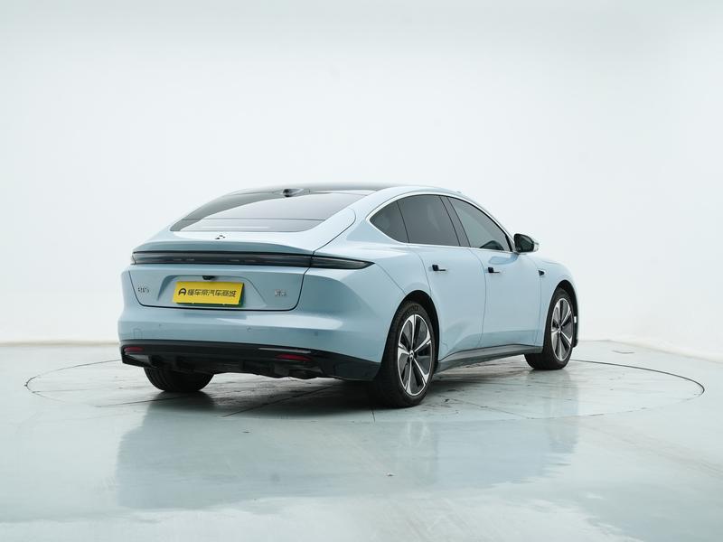 NIO NIO ET5 2025