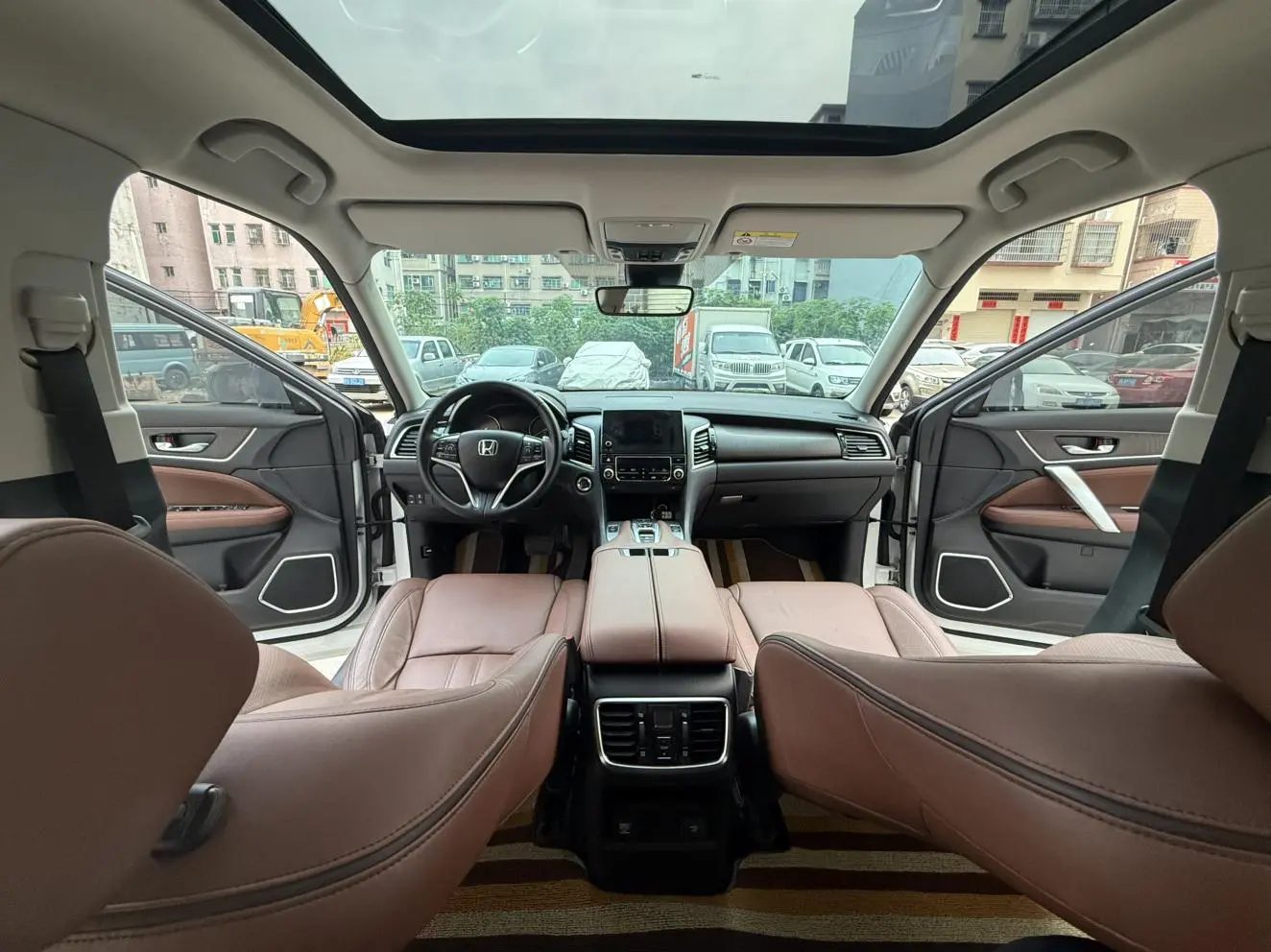 Honda Crown Road 370 TURBO 9AT Premium Edition AWD