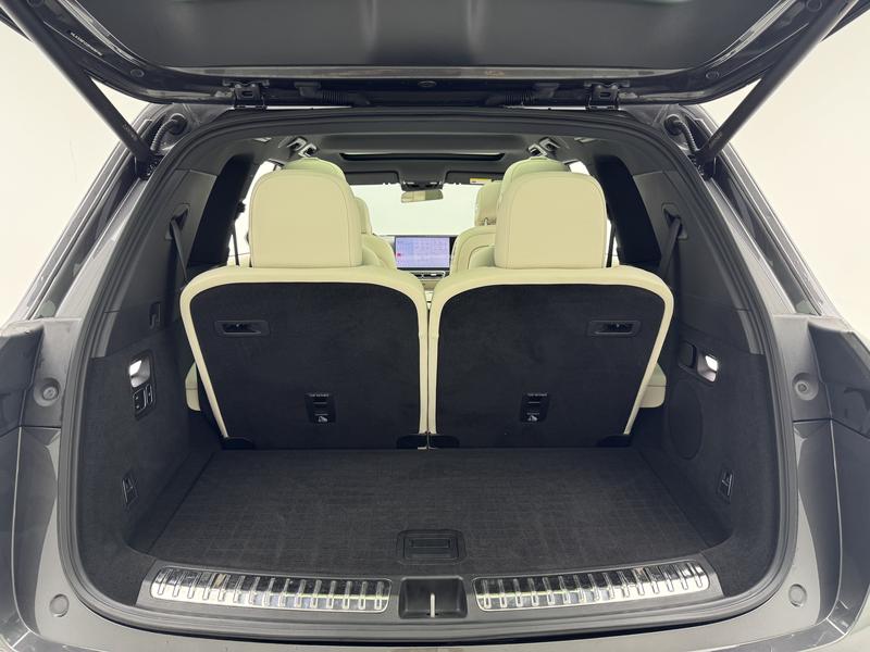 Li Auto Ideal L8 2024