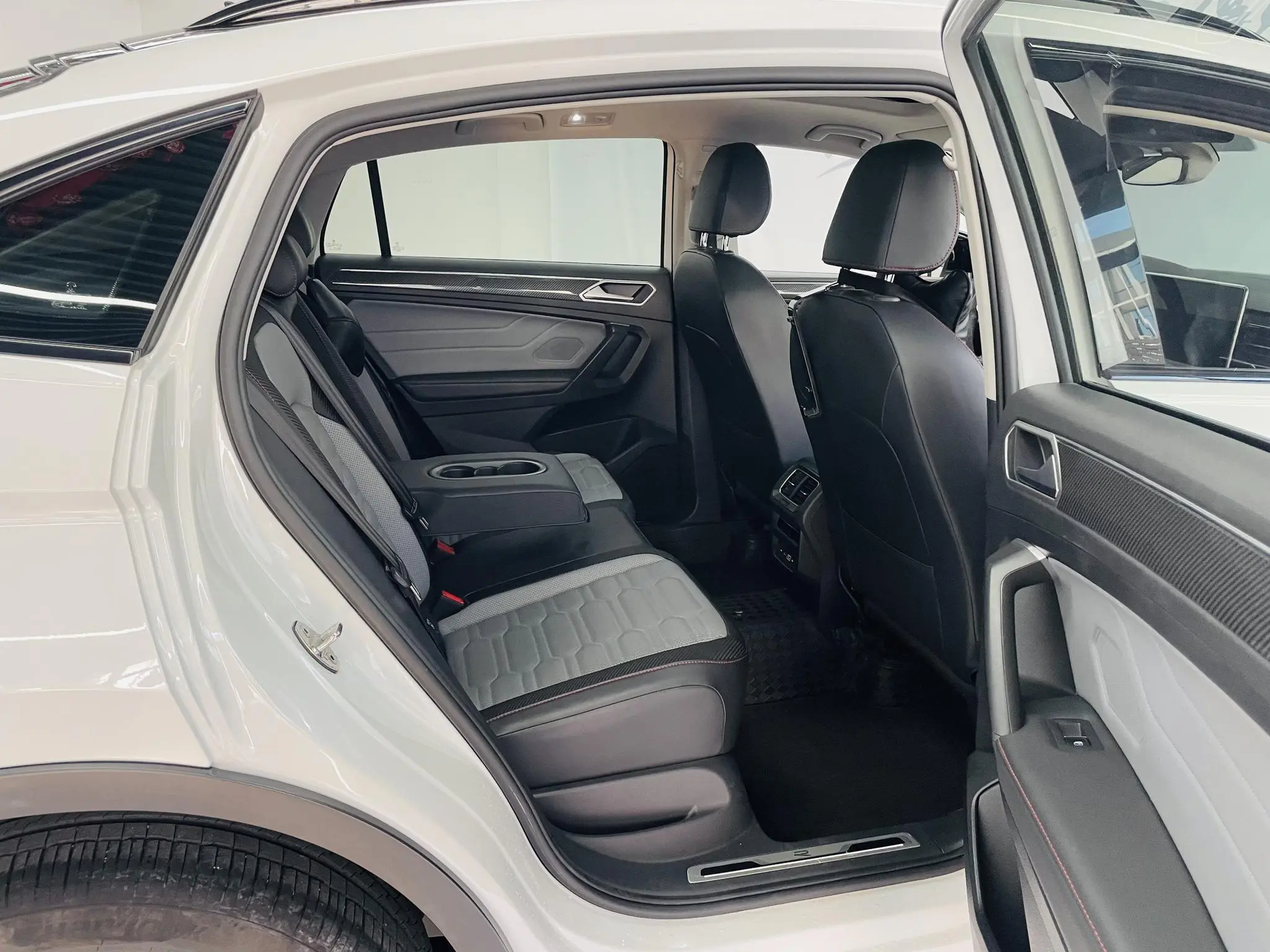 Volkswagen Tiguan X Facelifted 330TSI two-wheel drive ultimate edition