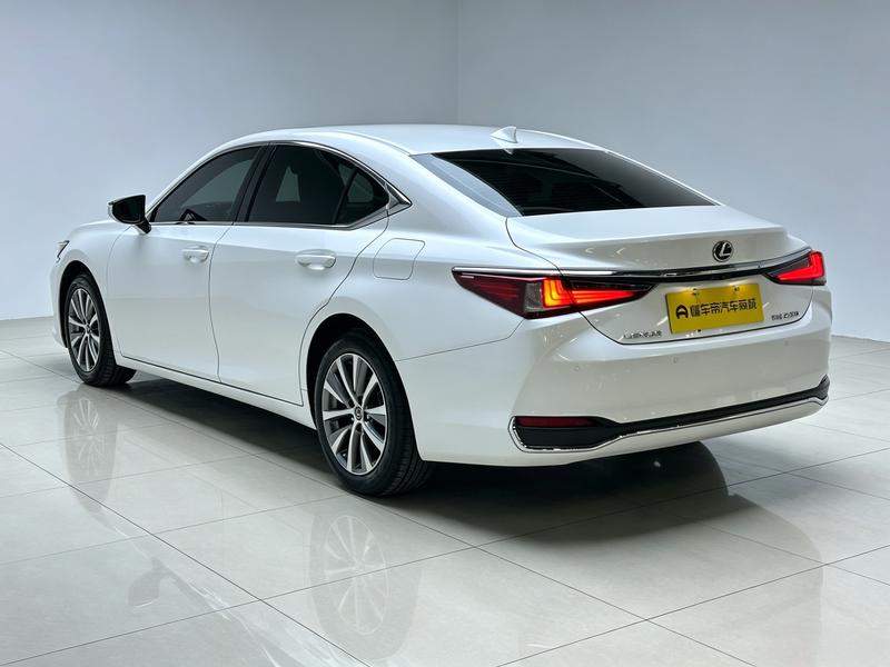 Lexus Lexus ES 2020