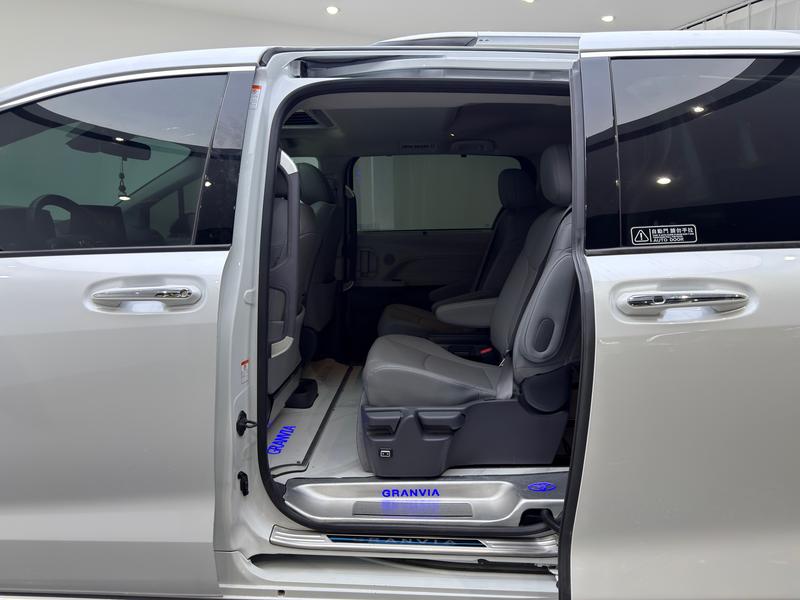 Toyota Gravia 2023