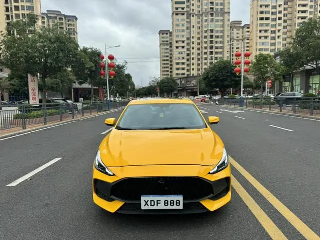 MG MG5 180DVVT CVT Youth Fashion Edition