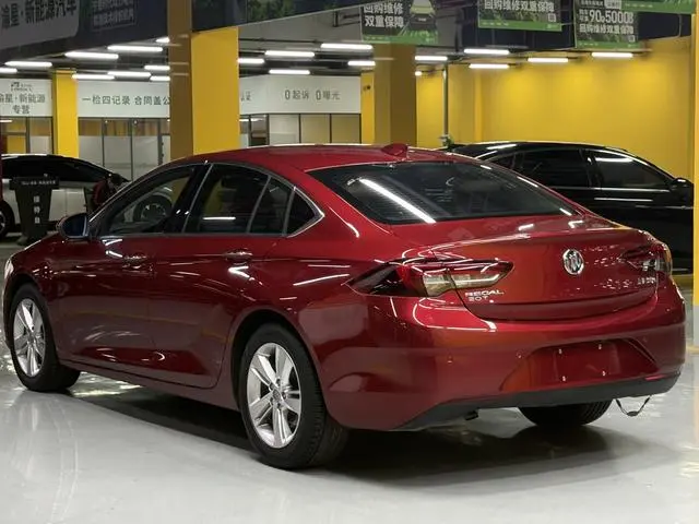 Buick Regal 20T Elite Country VI