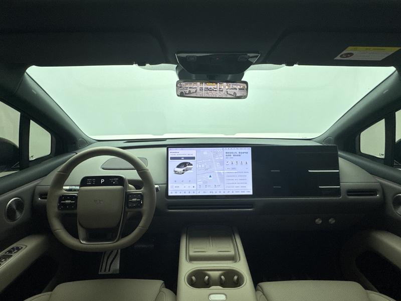 Li Auto Ideal i6 2025
