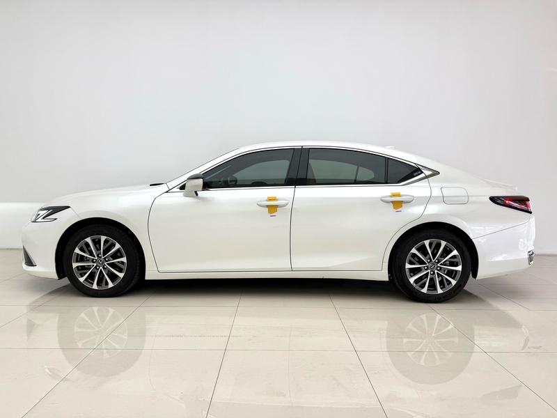 Lexus Lexus ES 2025