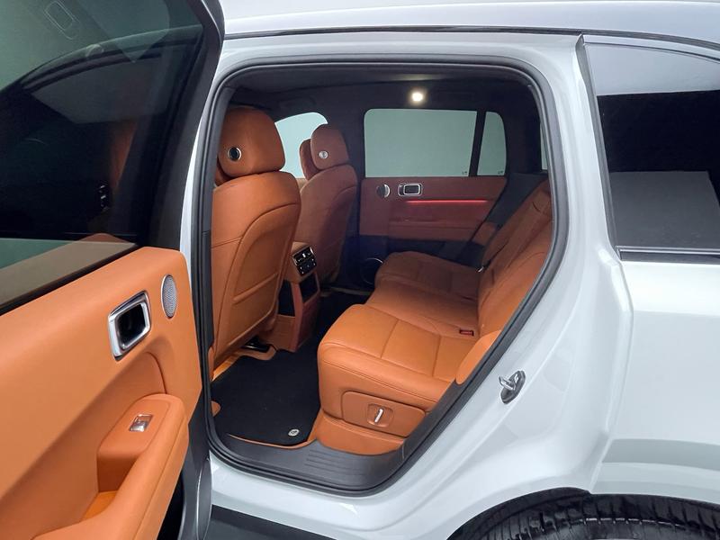 Li Auto Ideal L6 2025