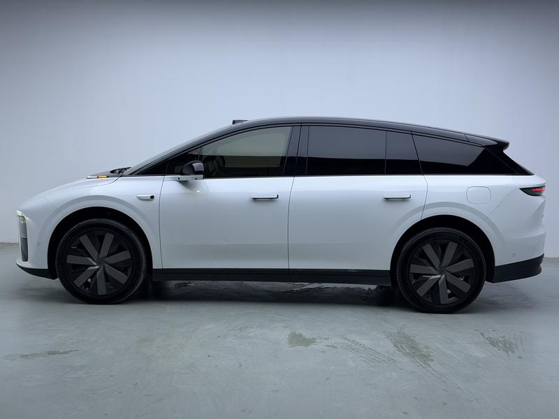 Li Auto Ideal i6 2025