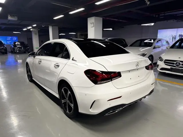 Mercedes-Benz Mercedes-Benz A-class Second facelift A 200 L sports sedan fashion version