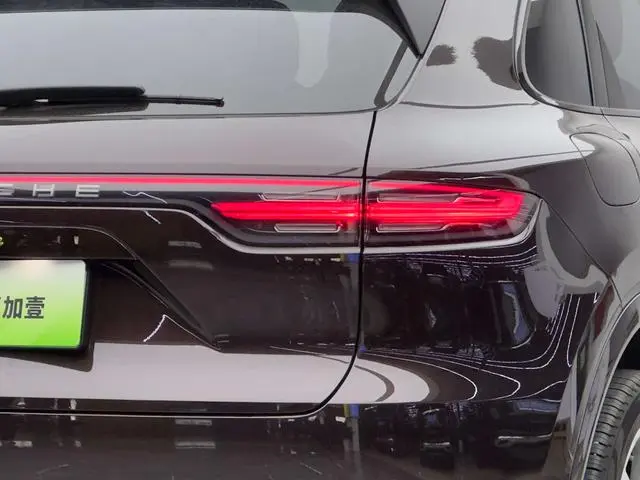 Porsche Cayenne E-Hybrid Cayenne E-Hybrid 2.0T Platinum Edition