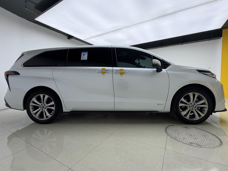 Toyota Sienna 2024