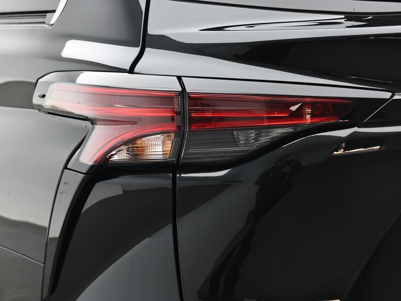 Toyota Gravia 2023