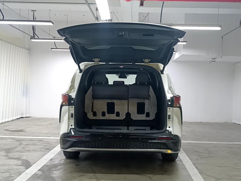 Toyota Gravia 2024