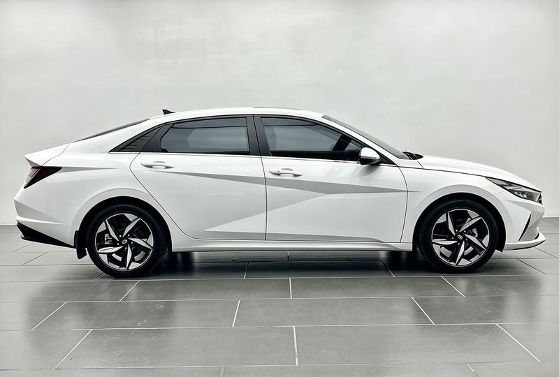 Hyundai Elantra 2022