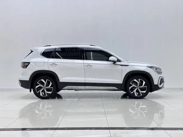 Volkswagen Tuyue 300TSI two-wheel drive full moon version