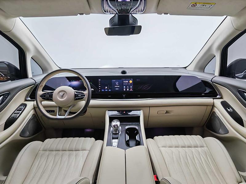 Voyah Lantu Dreamer PHEV 2024