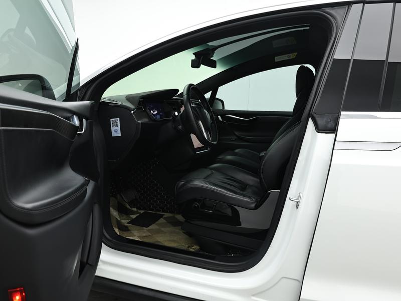 Tesla Model X 2016