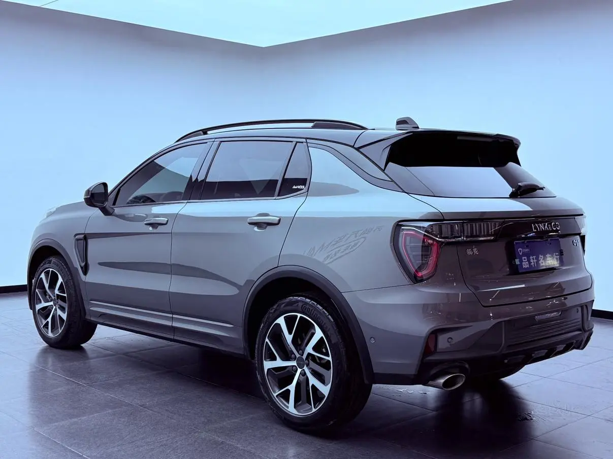 LYNK & CO Lynk 01 2.0TD four-wheel drive Halo