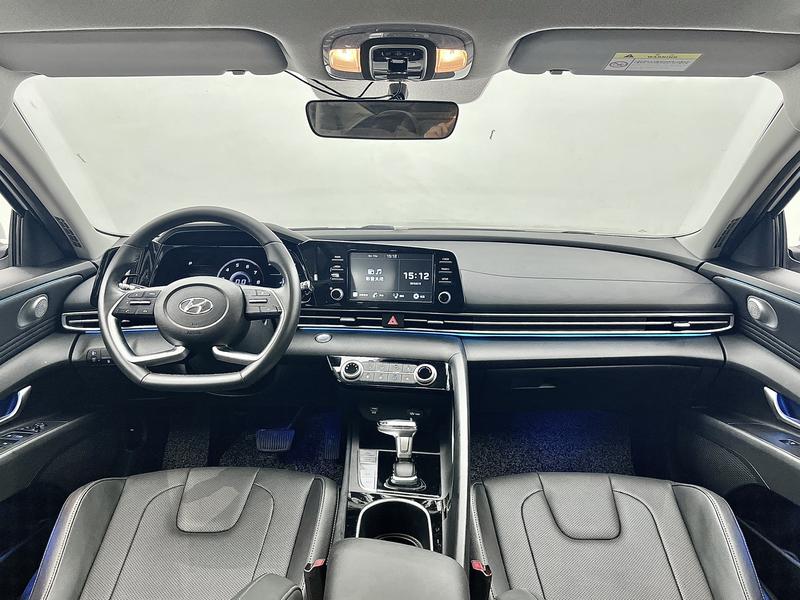 Hyundai Elantra 2022