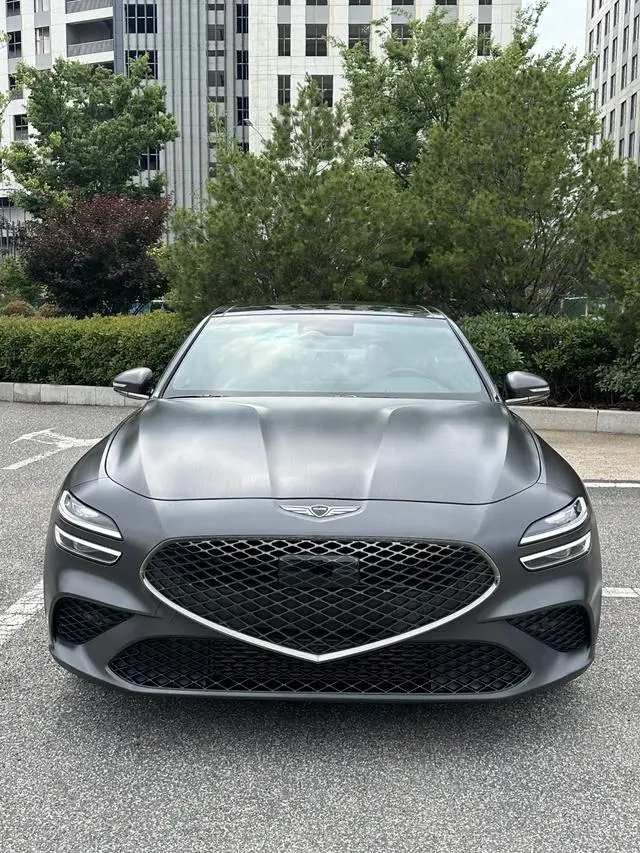 GENESIS Genisys G70 2.0T Rear Drive Deluxe Edition