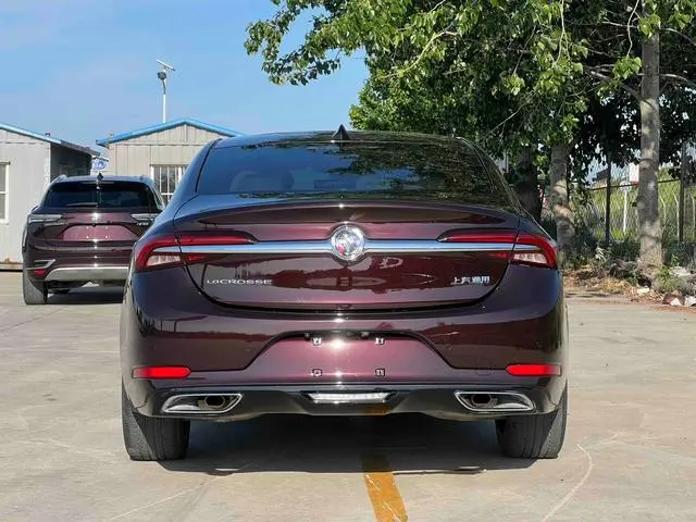 Buick Lacrosse Avenir first-come-first-served