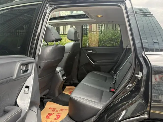 Subaru FORESTER Forester 2.5i Premium Navigation Version