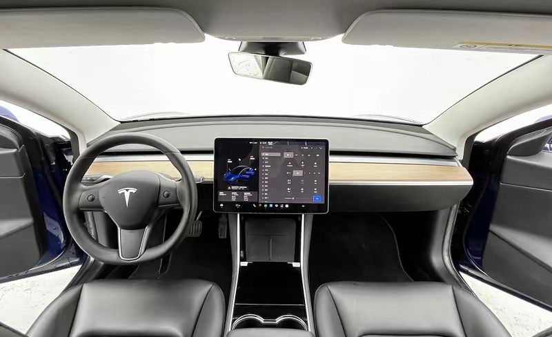 Tesla Model 3 2020