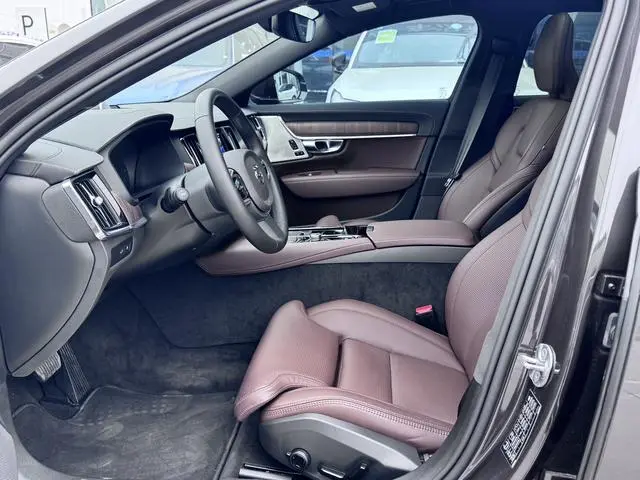 Volvo Volvo S90 PHEV T8 four-wheel drive long battery life Zhiya Deluxe Edition