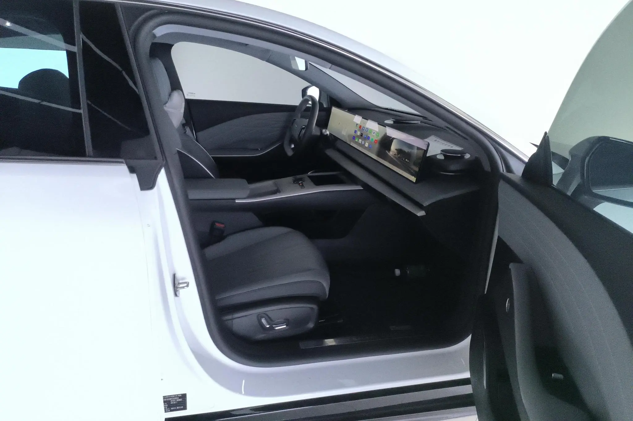 Geely Galaxy Galaxy E8 550km two-wheel drive Longteng version