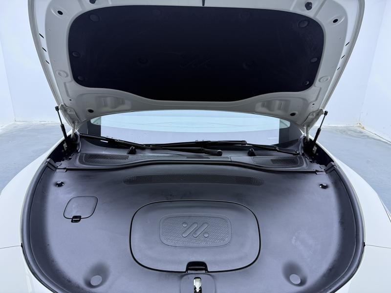 IM Motors Zhiji L6 2025