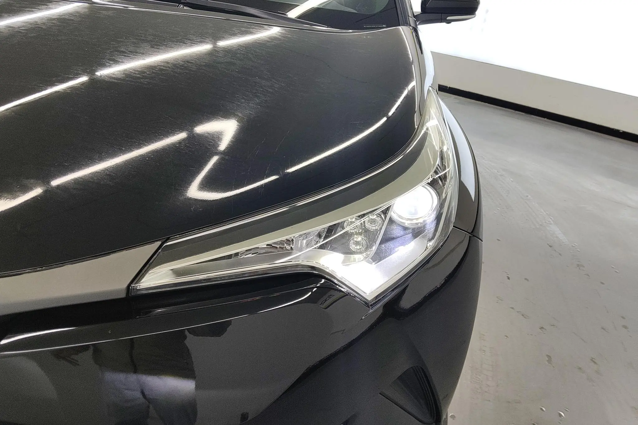 TOYOTA Toyota C-HR 2.0L Leading version