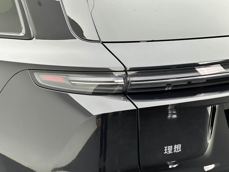 Li Auto Ideal L7 2025