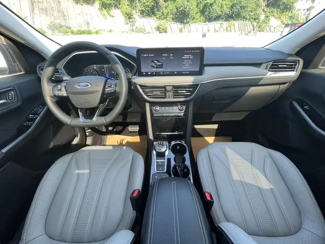 Ford Ruiji EcoBoost 245 four-wheel drive Yaoxiang model