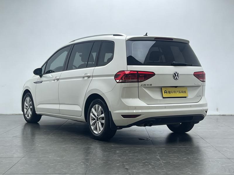 Volkswagen Touran L 2016